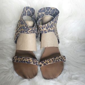 Leopard and Gold Onex size 9.5